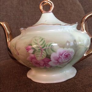 Left on Green Heritage Teapot